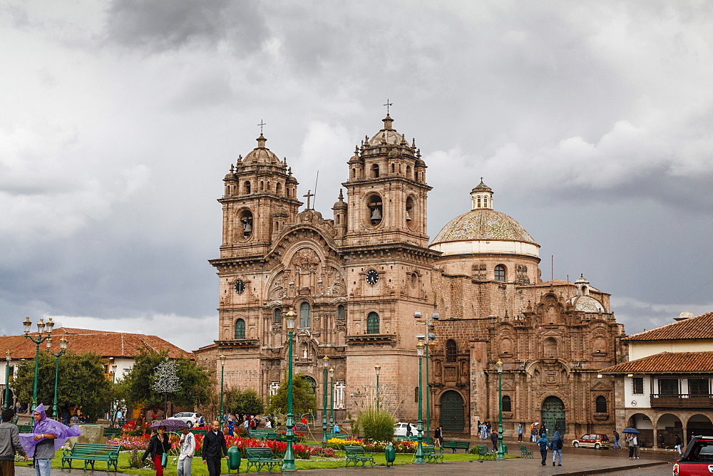 View over Iglesia de la Compania de Jesus church on Plaza de Armas, Cuzco, UNESCO World Heritage Site, Peru, South America 