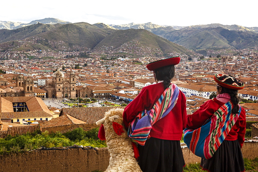 Elevated view over Cuzco and Plaza de Armas, Cuzco, UNESCO World Heritage Site, Peru, South America 