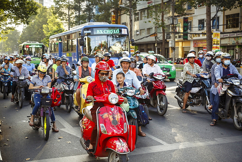 Busy traffic, Ho Chi Minh City (Saigon), Vietnam, Indochina, Southeast Asia, Asia