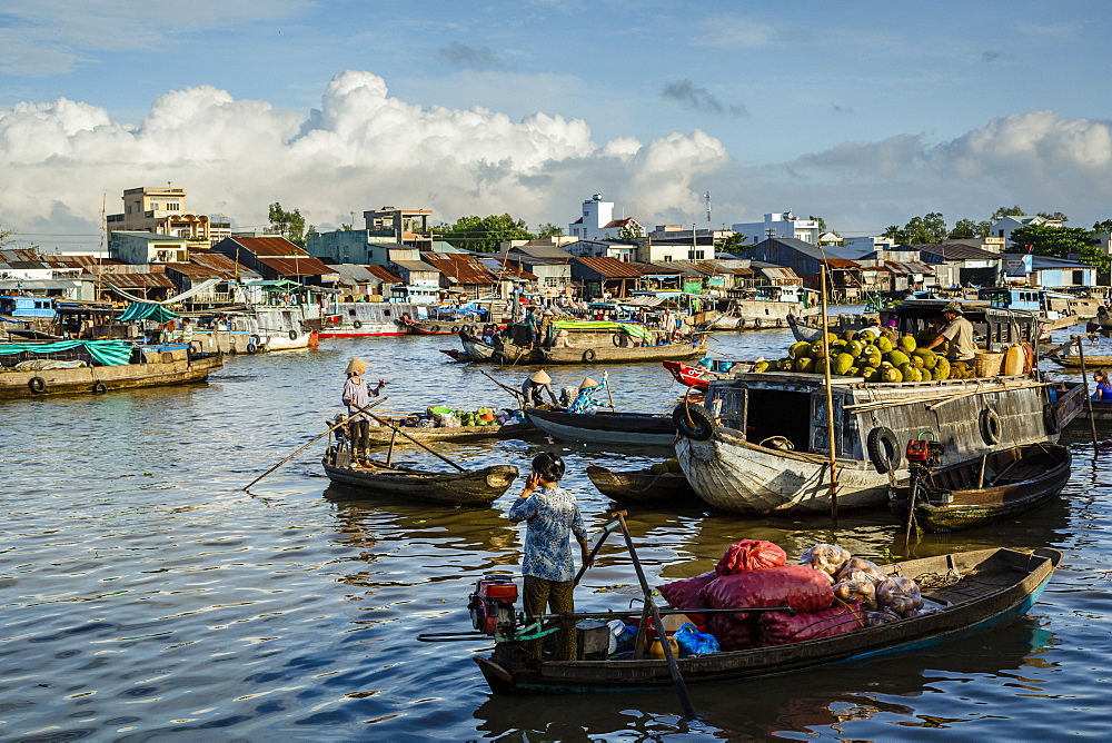 Cai Rang floating market at the Mekong Delta, Can Tho, Vietnam, Indochina, Southeast Asia, Asia