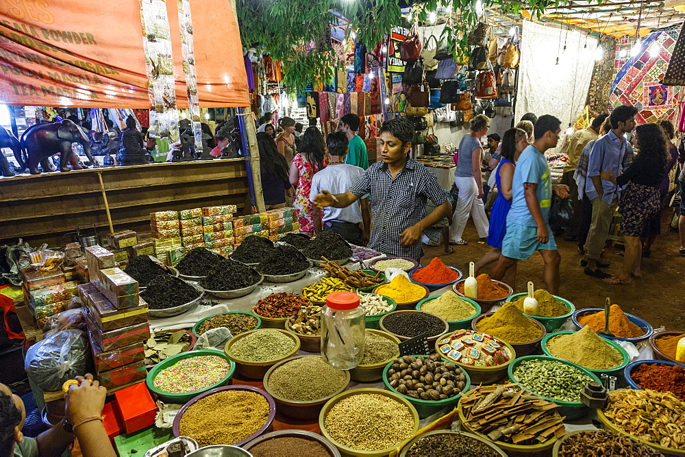 Spice shop at the Saturday Night Market, Goa, India, Asia