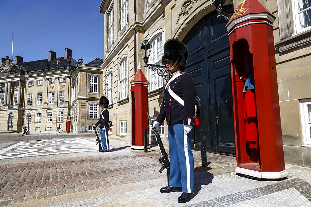 Guards at Amalienborg Royal Palace, Copenhagen, Denmark, Scandinavia, Europe