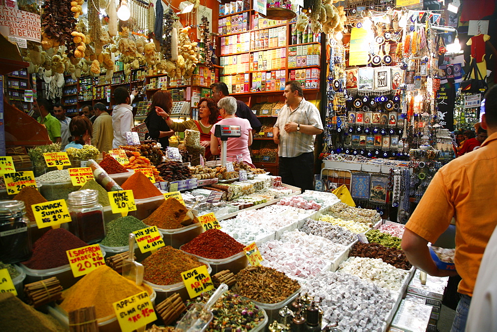 Spice shop at the Spice Bazaar, Istanbul, Turkey, Europe