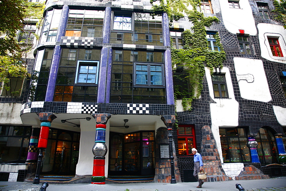 Kunsthauswien by architect Hundertwasser, Vienna, Austria, Europe