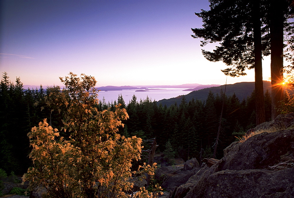 San Juan Islands seen from Chuckanut Drive, Puget Sound, Washington State, United States of America, North America