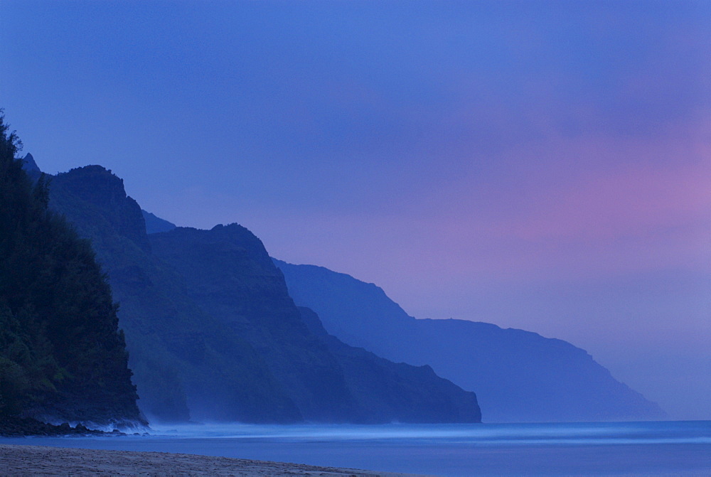 Na Pali coast from Ke's Beach, on the island of Kauai, Hawaii, Hawaiian Islands, United States of America, Pacific, North America