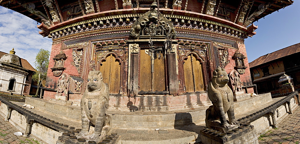 High quality stone carvings, some dating back 1500 years, Changu Narayan, Kathmandu valley, Nepal, Asia