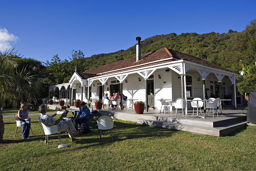 Furneaux Lodge, hotel and restaurant, Marlborough Sounds, South Island, New Zealand, Pacific