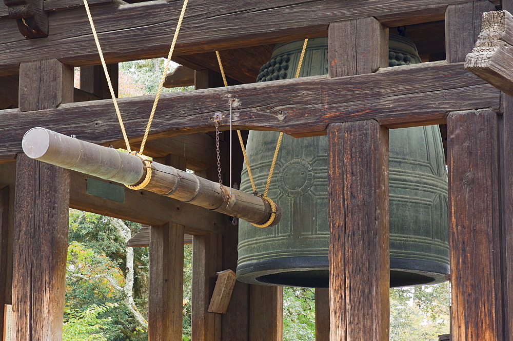 Great Bell of Todai-ji, Nara, Kansai (Western Province), Honshu, Japan, Asia