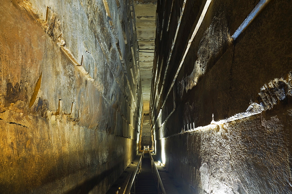 The Grand Gallery inside the Great Pyramid of Khufu (Cheops), Giza, UNESCO World Heritage Site, Egypt, North Africa, Africa