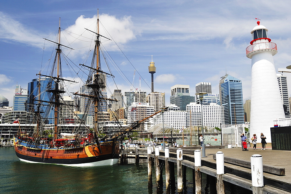 Replica of Captain Cook's Endeavour, National Maritime Museum, Darling Harbour, Sydney, New South Wales, Australia, Pacific