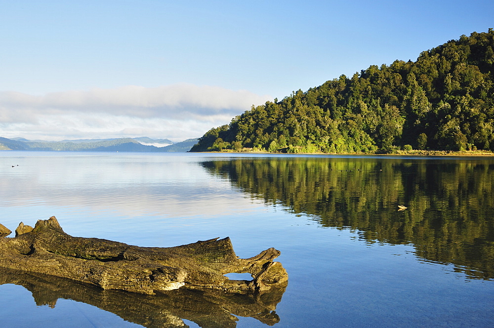 Lake Waikaremoana, Te Urewera National Park, Bay of Plenty, North Island, New Zealand, Pacific