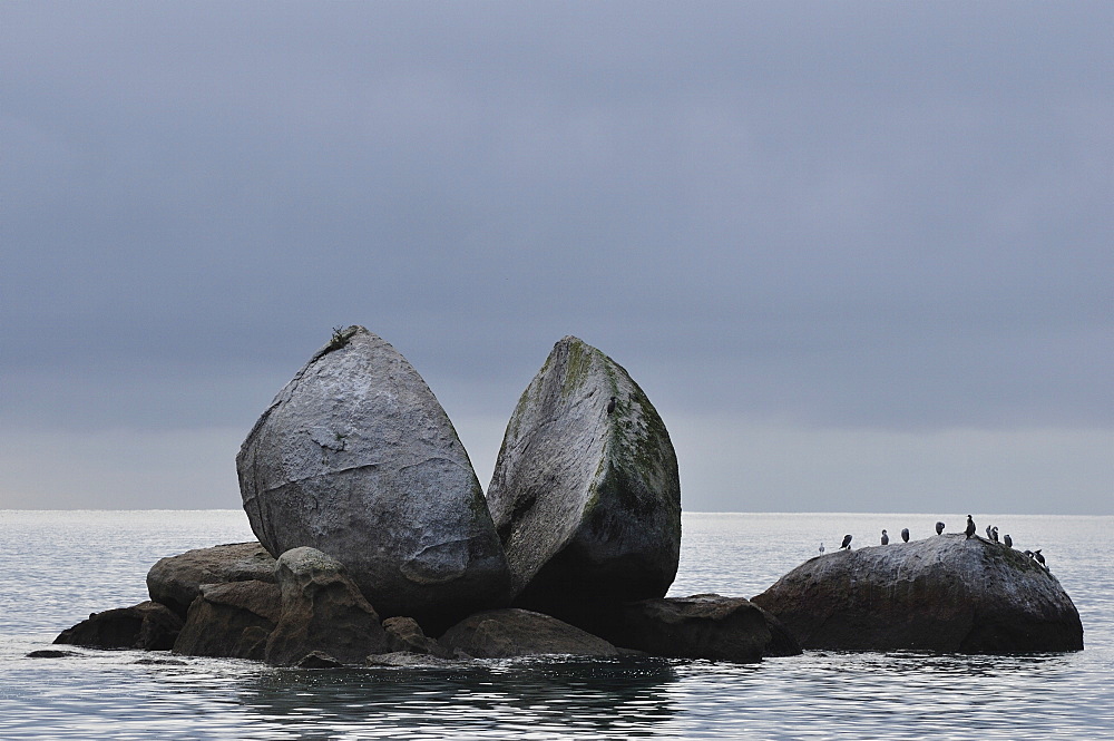 Split Apple Rock, Marakau, Abel Tasman National Park, South Island, New Zealand, Pacific