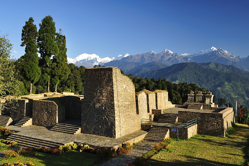 Rabdentse ruins and Kangchenjunga, Pelling, West Sikkim, Sikkim, India, Asia