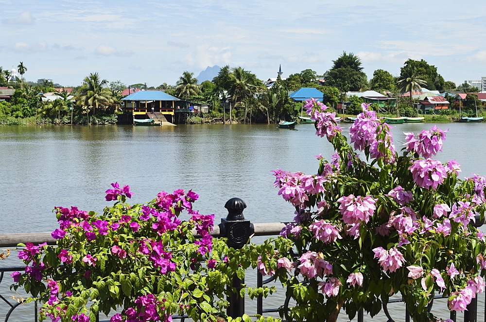 Sarawak River, Kuching Waterfront, Kuching, Sarawak, Borneo, Malaysia, Southeast Asia, Asia