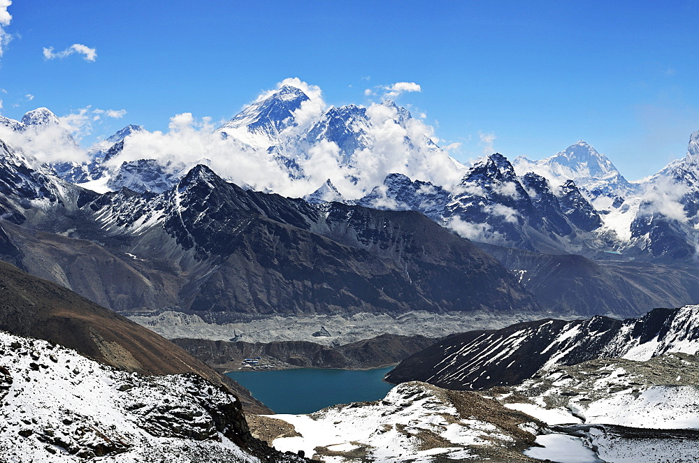 View from Renjo Pass of Mount Everest, Everest Himalayan Range and Gokyo Lake, Sagarmatha National Park, UNESCO World Heritage Site, Solukhumbu District, Sagarmatha, Eastern Region (Purwanchal), Nepal, Himalayas, Asia