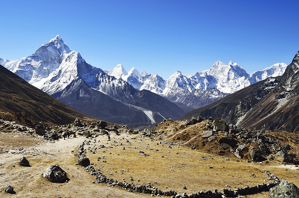 Ama Dablam seen from Thokla, Sagarmatha National Park, UNESCO World Heritage Site, Solukhumbu District, Sagarmatha, Eastern Region (Purwanchal), Nepal, Himalayas, Asia