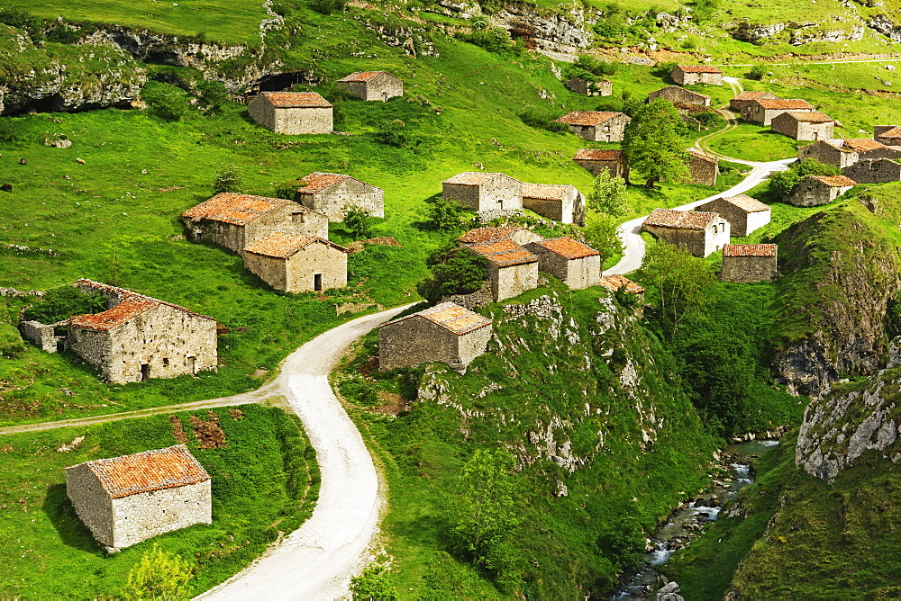 Old farmhouses near Sotres, Picos de Europa, Parque Nacional de los Picos de Europa, Asturias, Cantabria, Spain, Europe