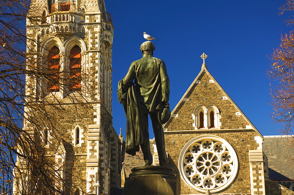 Cathedral and statue of John Robert Godley (founder of Canterbury), Cathedral Square, Christchurch, Canterbury, South Island, New Zealand, Pacific