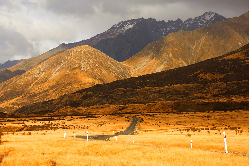 Mount Cook road and Ben Ohau Range, Canterbury, South Island, New Zealand, Pacific