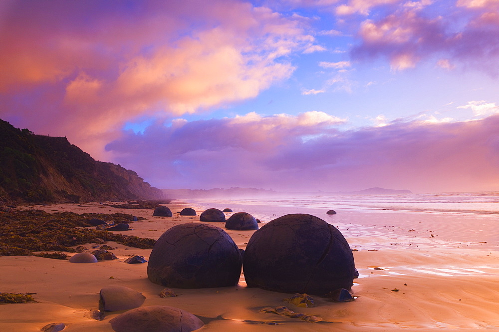 Moeraki Boulders, Moeraki, Otago, South Island, New Zealand, Pacific