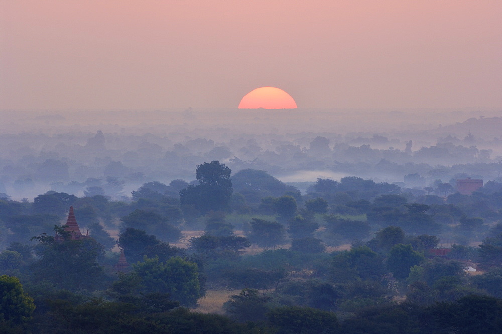 Sunrise, Bagan (Pagan), Myanmar (Burma), Asia