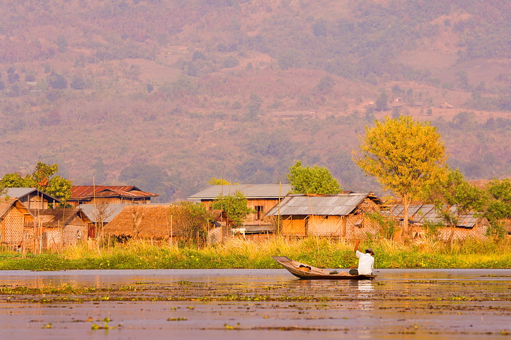 Fisherman on Inle Lake, Shan States, Myanmar (Burma), Asia