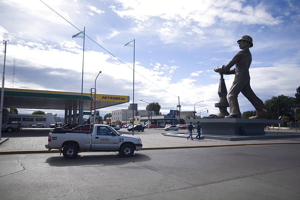 Statue honoring the oil industry and workers of Argentina, Caleta Olivia, Santa Cruz, Argentina, South America