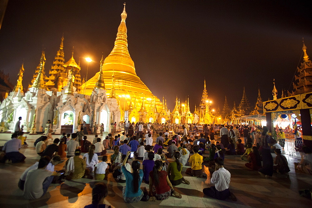 Shwedagon Pagoda, Yangon (Rangoon), Myanmar (Burma), Asia