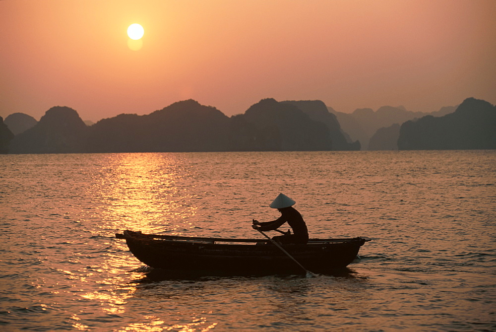 Halong Bay, Vietnam, Indochina, Southeast Asia, Asia