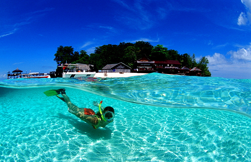 Skindiving, Skin diver, split image, Malaysia, Pazifik, Pacific ocean, Borneo, Sipadan