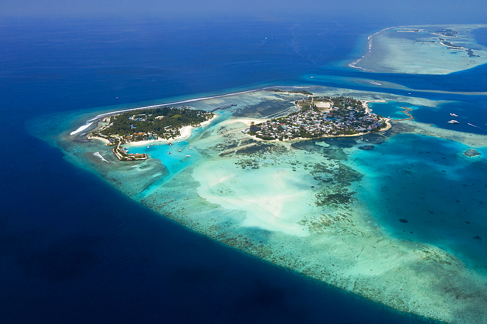 Inhabited Island Guraidhoo und Vacation Island Kandooma, South Male Atoll, Indian Ocean, Maldives