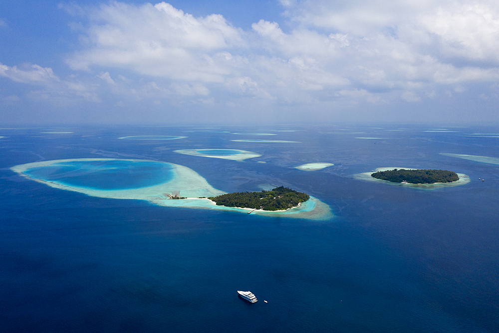 Vacation Island Villivaru and Biyaadhoo, South Male Atoll, Indian Ocean, Maldives