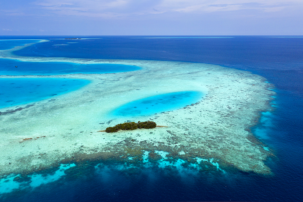 Uninhabited Island near Bodumohora, Felidhu Atoll, Indian Ocean, Maldives