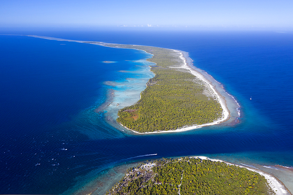 Almonu Pass of Apataki Atoll, Tuamotu Archipel, French Polynesia