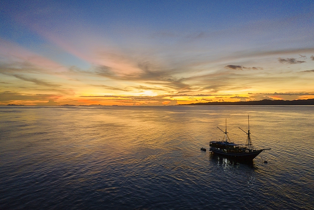 Liveaboard at Raja Ampat, Raja Ampat, West Papua, Indonesia