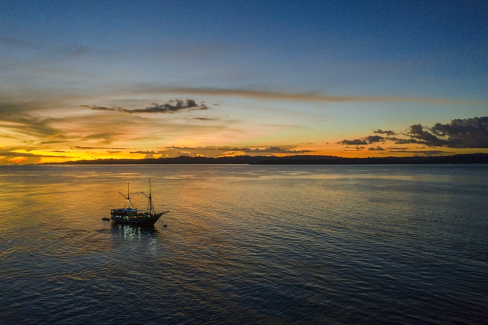 Liveaboard at Raja Ampat, Raja Ampat, West Papua, Indonesia