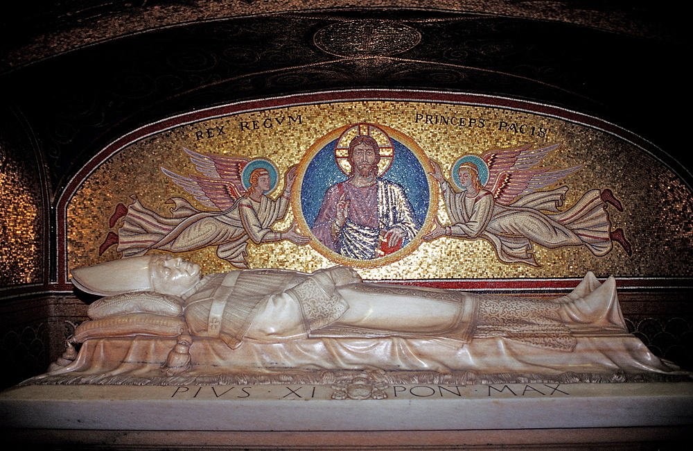 Grave, St Peters Basilica, Italy, Rome, Vatican City