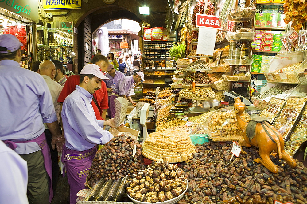 Main Passage at Egyptian Bazaar, Istanbul, Turkey