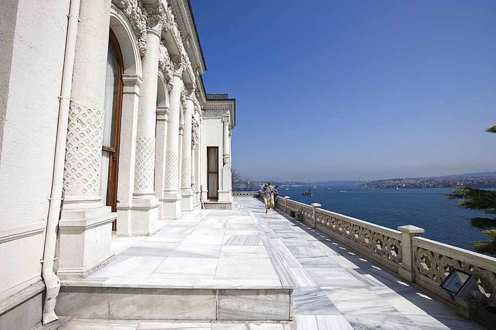 Topkapi Palace, Terrace with View of Bosporus, Istanbul, Turkey