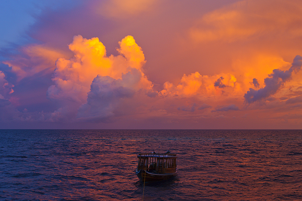 Sunset over Ocean, Felidhu Atoll, Maldives