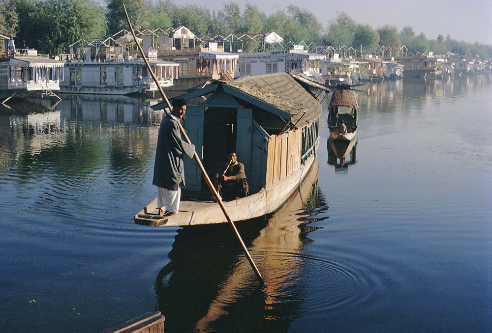 Houseboats on the lake at Srinagar, Kashmir, Jammu and Kashmir State, India, Asia