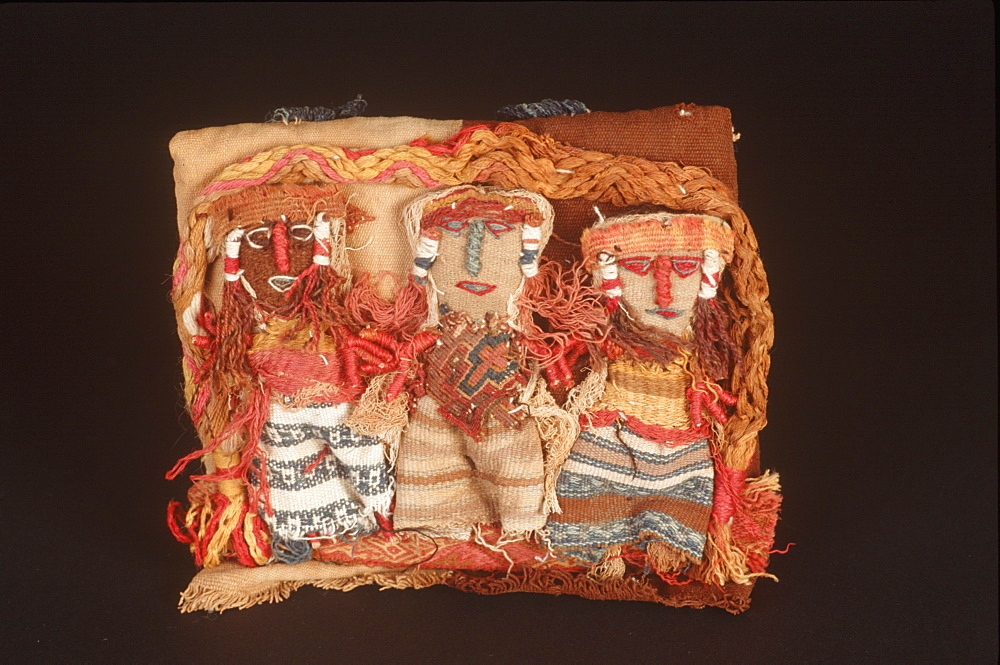 14th-15thC Incan woven textile dolls used as grave offerings, Peru