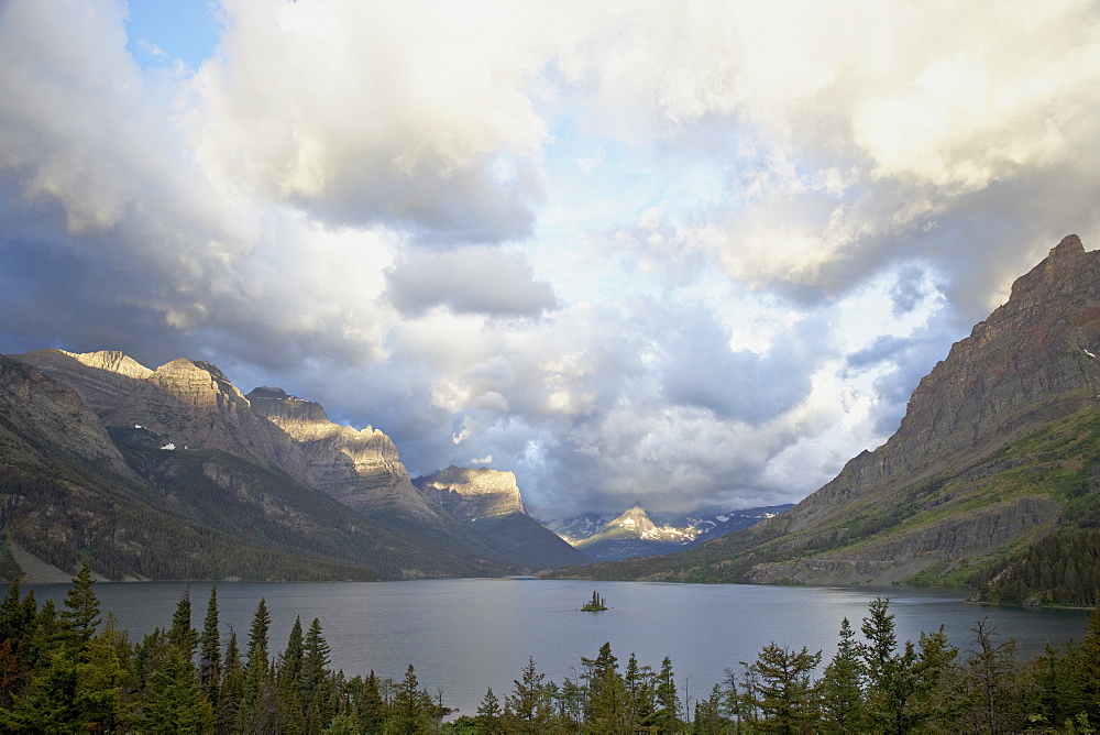 St. Mary Lake and Wild Goose Island on a cloudy morning, Glacier National Park, Montana, United States of America, North America