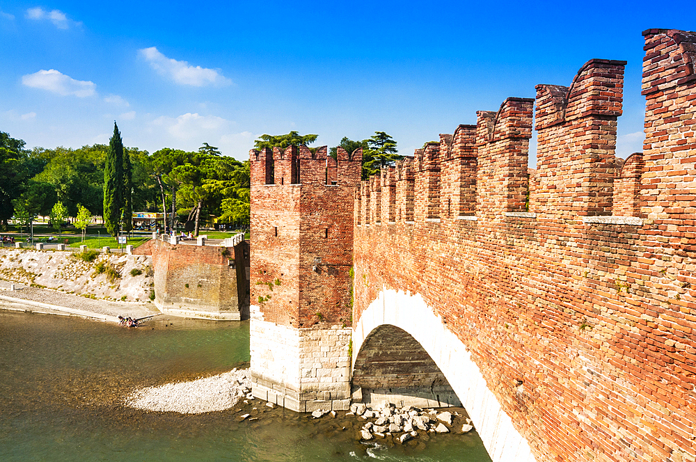 Ponte Scaligero, River Adige, Verona, UNESCO World Heritage Site, Veneto, Italy, Europe