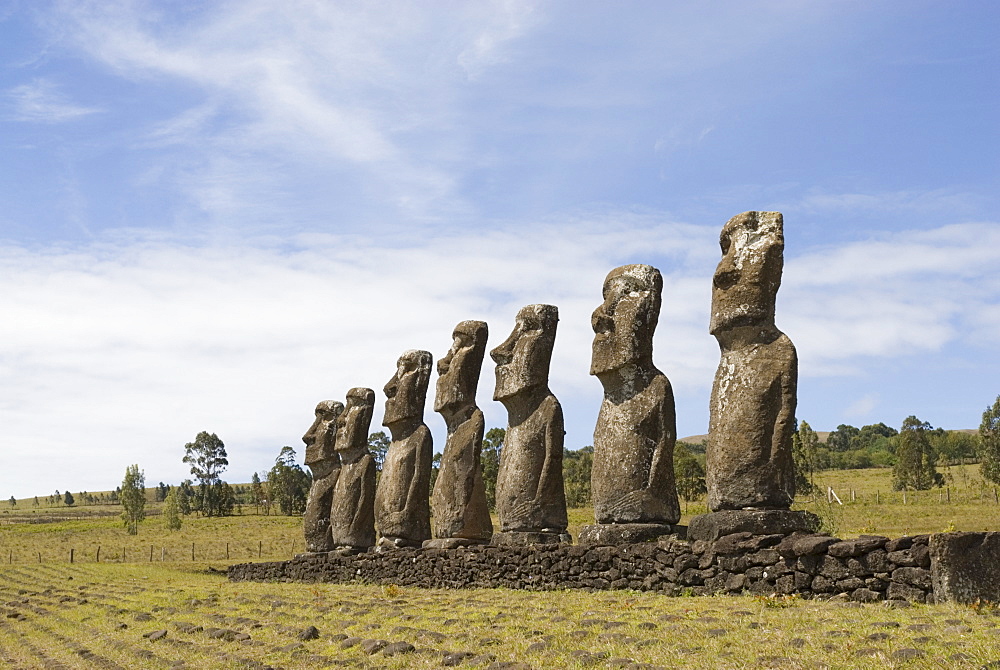 Ahu Akivi, UNESCO World Heritage Site, Easter Island (Rapa Nui), Chile, South America