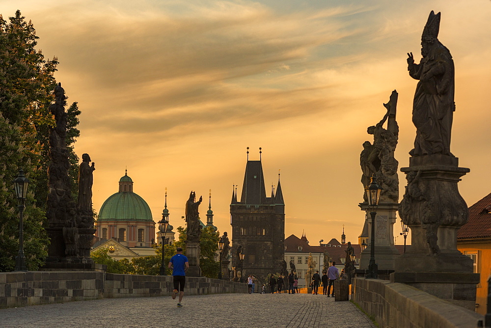 Charles Bridge, Prague, UNESCO World Heritage Site, Czech Republic, Europe