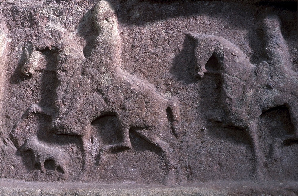 Riders with high-stepping horses and hound, Meigle nÂ°11 (detail), Meigle Pictish Museum, near Forfar, Angus, Scotland, United Kingdom, Europe