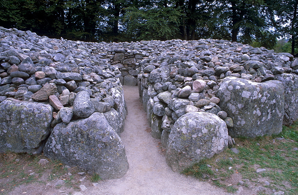 Clava Cairns, group of neolithic tombs near Inverness, Highland region, Scotland, United Kingdom, Europe