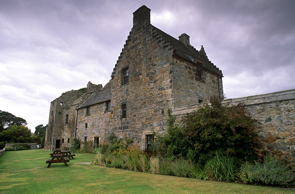 Aberdour Castle, 14th century tower, Aberdour, near Dunfermline, Fife, Scotland, United Kingdom, Europe